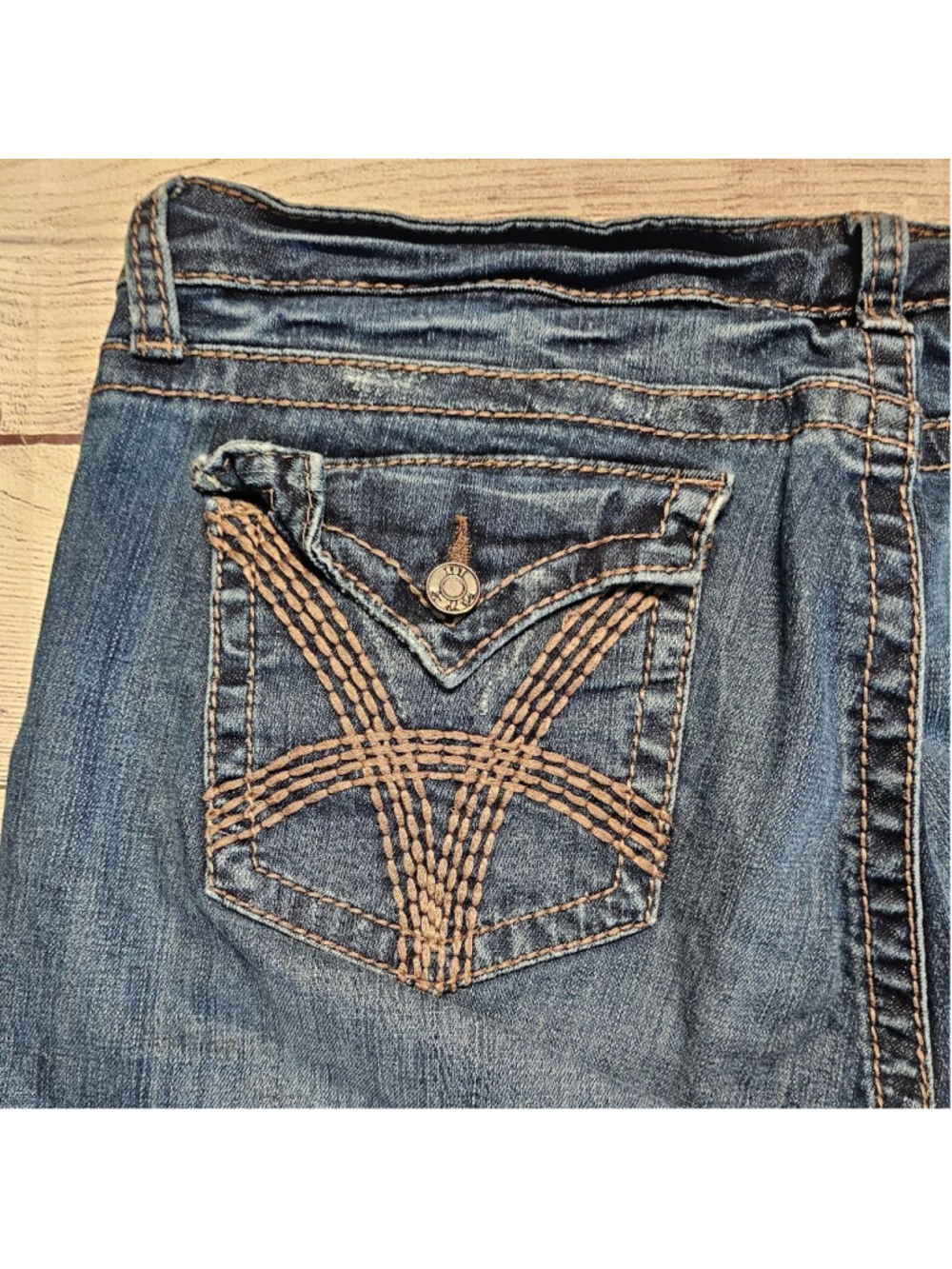 Kut from the kloth 18W capris/shorts - Picture 9 of 14